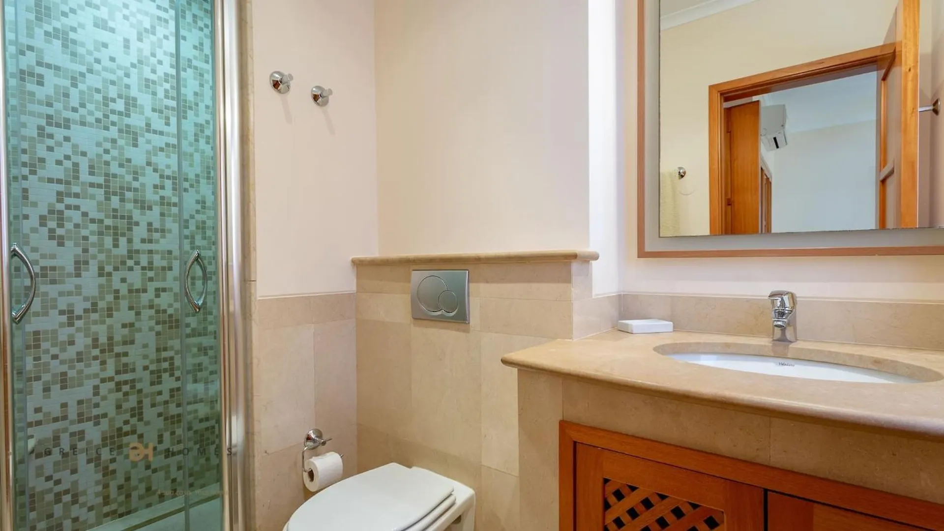 Greice Homes-Luxury 2 Bed En-Suite South Facing & Golf View Quarteira Apartment